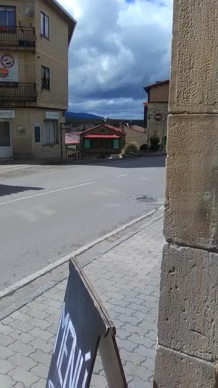 El Albergue Covaleda Exteriör bild